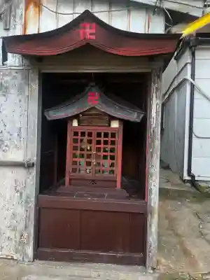 子安地蔵尊の{uncategorized: "未分類", other: "その他", undefined: "問題あり", building: "その他建物", grave: "お墓", sacred_gate: "鳥居", guardian: "狛犬", statue: "像", buddha: "仏像", history: "歴史", nature: "自然", garden: "庭園", animal: "動物", pagoda: "塔", temizu: "手水舎", mountain_gate: "山門・神門", sanctuary: "本殿・本堂", subordinate: "末社・摂社", art: "芸術", scenery: "景色", jizo: "地蔵", ema: "絵馬", goshuin: "御朱印", omikuji: "おみくじ", items: "授与品その他", amulet: "お守り", goshuincho: "御朱印帳", eats: "食事", festival: "お祭り", votive_dance: "神楽", shichigosan: "七五三参", wedding: "結婚式", experience: "体験その他", initially: "初詣", around: "周辺", anti_infection: "感染症対策"}