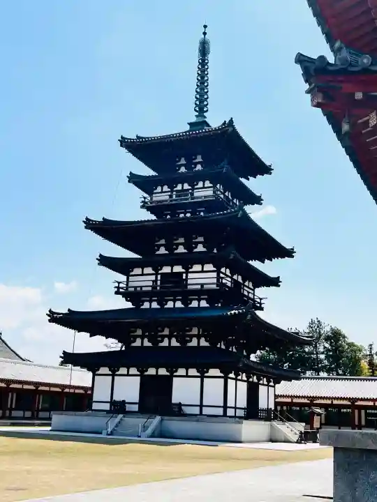 薬師寺の{uncategorized: "未分類", other: "その他", undefined: "問題あり", building: "その他建物", grave: "お墓", sacred_gate: "鳥居", guardian: "狛犬", statue: "像", buddha: "仏像", history: "歴史", nature: "自然", garden: "庭園", animal: "動物", pagoda: "塔", temizu: "手水舎", mountain_gate: "山門・神門", sanctuary: "本殿・本堂", subordinate: "末社・摂社", art: "芸術", scenery: "景色", jizo: "地蔵", ema: "絵馬", goshuin: "御朱印", omikuji: "おみくじ", items: "授与品その他", amulet: "お守り", goshuincho: "御朱印帳", eats: "食事", festival: "お祭り", votive_dance: "神楽", shichigosan: "七五三参", wedding: "結婚式", experience: "体験その他", initially: "初詣", around: "周辺", anti_infection: "感染症対策"}