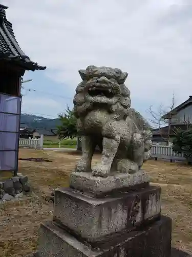 西荒川神社の狛犬