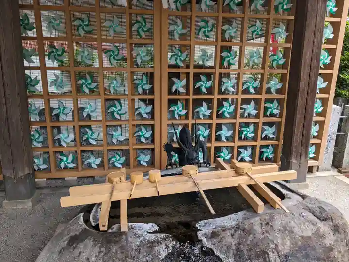 御嶽神社茅萱宮の手水舎