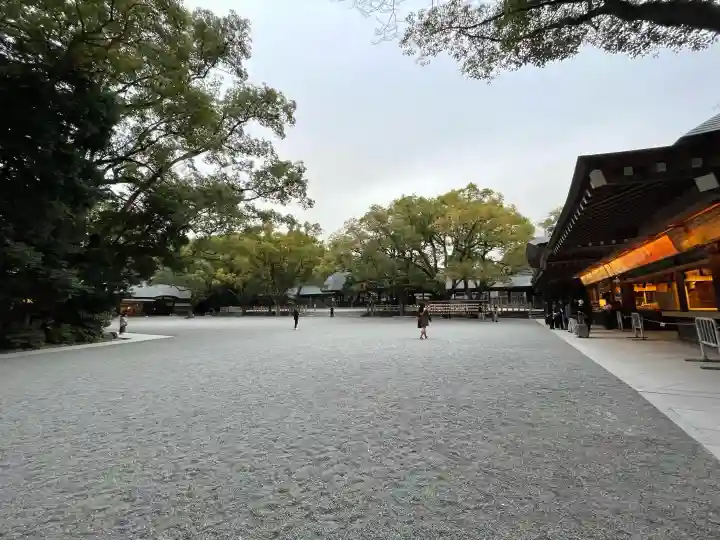 熱田神社の{uncategorized: "未分類", other: "その他", undefined: "問題あり", building: "その他建物", grave: "お墓", sacred_gate: "鳥居", guardian: "狛犬", statue: "像", buddha: "仏像", history: "歴史", nature: "自然", garden: "庭園", animal: "動物", pagoda: "塔", temizu: "手水舎", mountain_gate: "山門・神門", sanctuary: "本殿・本堂", subordinate: "末社・摂社", art: "芸術", scenery: "景色", jizo: "地蔵", ema: "絵馬", goshuin: "御朱印", omikuji: "おみくじ", items: "授与品その他", amulet: "お守り", goshuincho: "御朱印帳", eats: "食事", festival: "お祭り", votive_dance: "神楽", shichigosan: "七五三参", wedding: "結婚式", experience: "体験その他", initially: "初詣", around: "周辺", anti_infection: "感染症対策"}