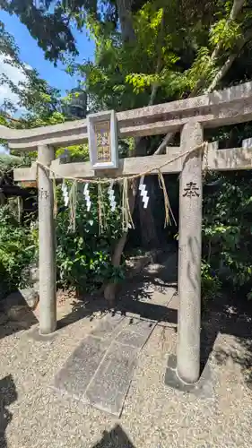 九帝王宮 萱野神社(滋賀県)