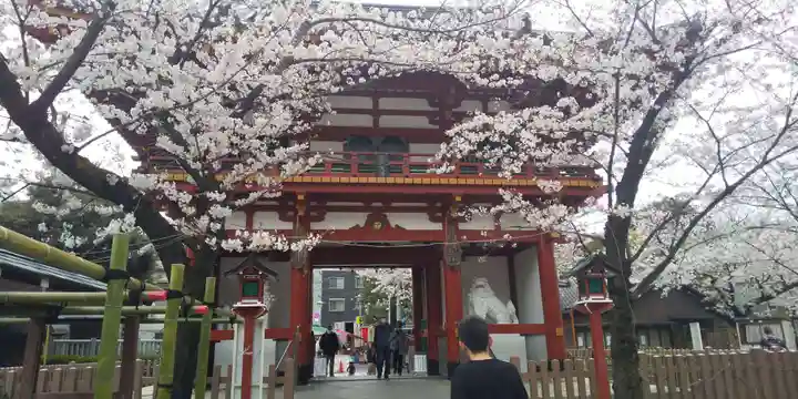 瀧泉寺(目黒不動尊)の山門・神門