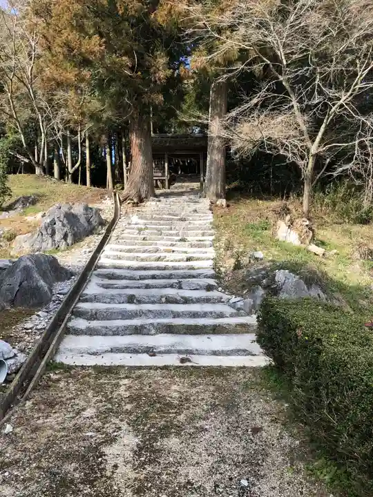 井戸鐘乳穴神社のその他建物