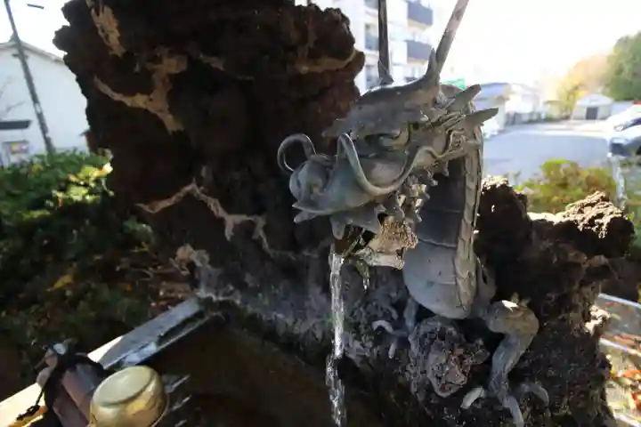 白山神社の手水舎