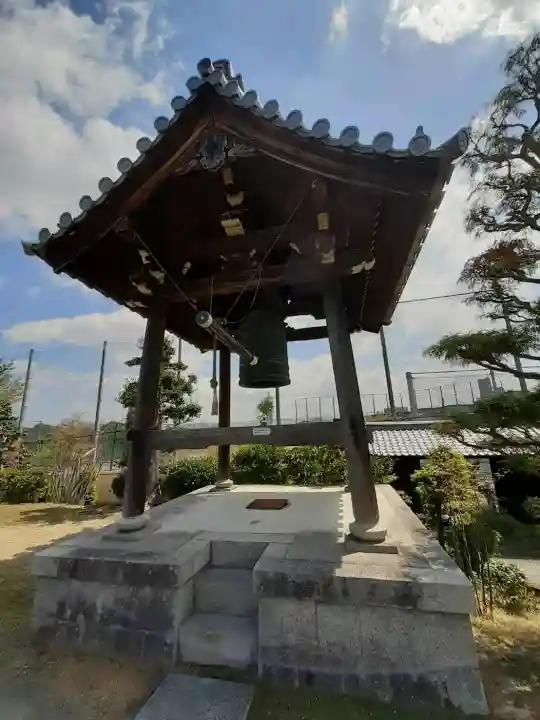 永慶寺の{uncategorized: "未分類", other: "その他", undefined: "問題あり", building: "その他建物", grave: "お墓", sacred_gate: "鳥居", guardian: "狛犬", statue: "像", buddha: "仏像", history: "歴史", nature: "自然", garden: "庭園", animal: "動物", pagoda: "塔", temizu: "手水舎", mountain_gate: "山門・神門", sanctuary: "本殿・本堂", subordinate: "末社・摂社", art: "芸術", scenery: "景色", jizo: "地蔵", ema: "絵馬", goshuin: "御朱印", omikuji: "おみくじ", items: "授与品その他", amulet: "お守り", goshuincho: "御朱印帳", eats: "食事", festival: "お祭り", votive_dance: "神楽", shichigosan: "七五三参", wedding: "結婚式", experience: "体験その他", initially: "初詣", around: "周辺", anti_infection: "感染症対策"}
