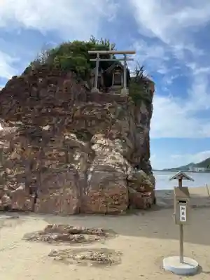 稲佐の浜 弁天島(島根県)