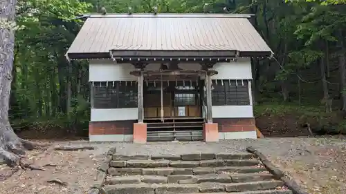 温根湯神社の本殿