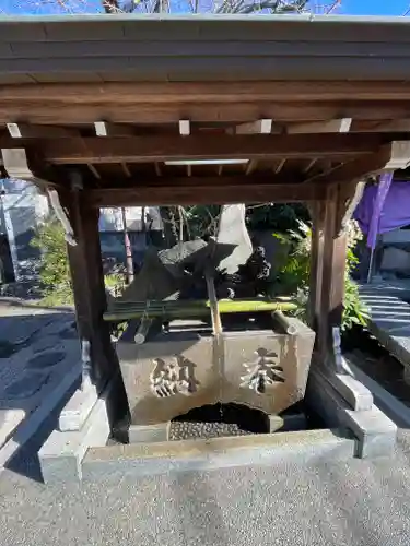 全国オートバイ神社第零号総本庁の手水舎