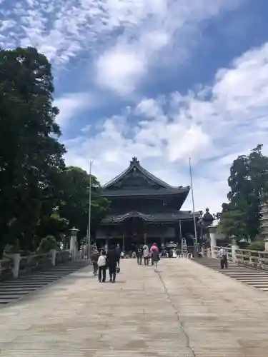 豊川閣　妙厳寺の{uncategorized: "未分類", other: "その他", undefined: "問題あり", building: "その他建物", grave: "お墓", sacred_gate: "鳥居", guardian: "狛犬", statue: "像", buddha: "仏像", history: "歴史", nature: "自然", garden: "庭園", animal: "動物", pagoda: "塔", temizu: "手水舎", mountain_gate: "山門・神門", sanctuary: "本殿・本堂", subordinate: "末社・摂社", art: "芸術", scenery: "景色", jizo: "地蔵", ema: "絵馬", goshuin: "御朱印", omikuji: "おみくじ", items: "授与品その他", amulet: "お守り", goshuincho: "御朱印帳", eats: "食事", festival: "お祭り", votive_dance: "神楽", shichigosan: "七五三参", wedding: "結婚式", experience: "体験その他", initially: "初詣", around: "周辺", anti_infection: "感染症対策"}