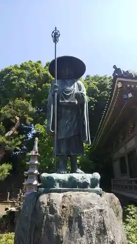 雲性寺の像