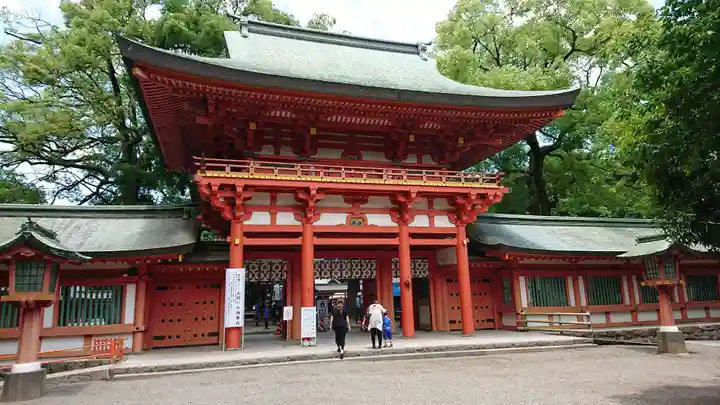 武蔵一宮氷川神社の山門・神門