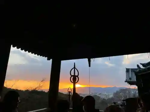 清水寺の{uncategorized: "未分類", other: "その他", undefined: "問題あり", building: "その他建物", grave: "お墓", sacred_gate: "鳥居", guardian: "狛犬", statue: "像", buddha: "仏像", history: "歴史", nature: "自然", garden: "庭園", animal: "動物", pagoda: "塔", temizu: "手水舎", mountain_gate: "山門・神門", sanctuary: "本殿・本堂", subordinate: "末社・摂社", art: "芸術", scenery: "景色", jizo: "地蔵", ema: "絵馬", goshuin: "御朱印", omikuji: "おみくじ", items: "授与品その他", amulet: "お守り", goshuincho: "御朱印帳", eats: "食事", festival: "お祭り", votive_dance: "神楽", shichigosan: "七五三参", wedding: "結婚式", experience: "体験その他", initially: "初詣", around: "周辺", anti_infection: "感染症対策"}