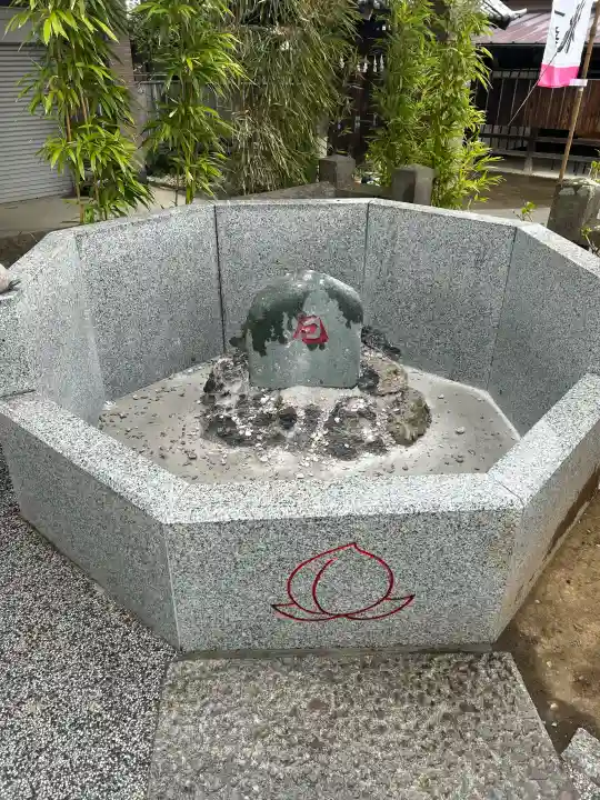 川越八幡宮の{uncategorized: "未分類", other: "その他", undefined: "問題あり", building: "その他建物", grave: "お墓", sacred_gate: "鳥居", guardian: "狛犬", statue: "像", buddha: "仏像", history: "歴史", nature: "自然", garden: "庭園", animal: "動物", pagoda: "塔", temizu: "手水舎", mountain_gate: "山門・神門", sanctuary: "本殿・本堂", subordinate: "末社・摂社", art: "芸術", scenery: "景色", jizo: "地蔵", ema: "絵馬", goshuin: "御朱印", omikuji: "おみくじ", items: "授与品その他", amulet: "お守り", goshuincho: "御朱印帳", eats: "食事", festival: "お祭り", votive_dance: "神楽", shichigosan: "七五三参", wedding: "結婚式", experience: "体験その他", initially: "初詣", around: "周辺", anti_infection: "感染症対策"}