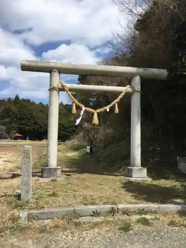 神社の鳥居