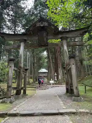 平泉寺白山神社の{uncategorized: "未分類", other: "その他", undefined: "問題あり", building: "その他建物", grave: "お墓", sacred_gate: "鳥居", guardian: "狛犬", statue: "像", buddha: "仏像", history: "歴史", nature: "自然", garden: "庭園", animal: "動物", pagoda: "塔", temizu: "手水舎", mountain_gate: "山門・神門", sanctuary: "本殿・本堂", subordinate: "末社・摂社", art: "芸術", scenery: "景色", jizo: "地蔵", ema: "絵馬", goshuin: "御朱印", omikuji: "おみくじ", items: "授与品その他", amulet: "お守り", goshuincho: "御朱印帳", eats: "食事", festival: "お祭り", votive_dance: "神楽", shichigosan: "七五三参", wedding: "結婚式", experience: "体験その他", initially: "初詣", around: "周辺", anti_infection: "感染症対策"}
