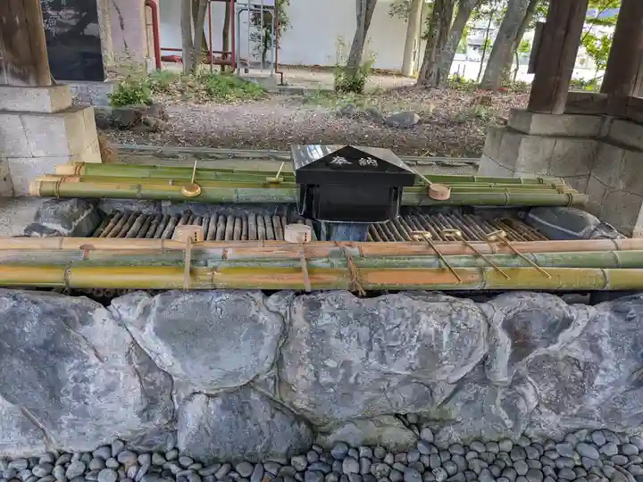 滋賀県護国神社の手水舎