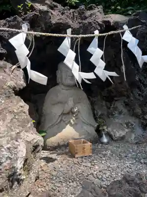 鳩森八幡神社の{uncategorized: "未分類", other: "その他", undefined: "問題あり", building: "その他建物", grave: "お墓", sacred_gate: "鳥居", guardian: "狛犬", statue: "像", buddha: "仏像", history: "歴史", nature: "自然", garden: "庭園", animal: "動物", pagoda: "塔", temizu: "手水舎", mountain_gate: "山門・神門", sanctuary: "本殿・本堂", subordinate: "末社・摂社", art: "芸術", scenery: "景色", jizo: "地蔵", ema: "絵馬", goshuin: "御朱印", omikuji: "おみくじ", items: "授与品その他", amulet: "お守り", goshuincho: "御朱印帳", eats: "食事", festival: "お祭り", votive_dance: "神楽", shichigosan: "七五三参", wedding: "結婚式", experience: "体験その他", initially: "初詣", around: "周辺", anti_infection: "感染症対策"}