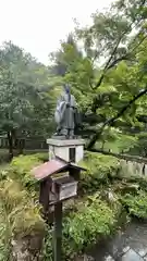 意冨布良神社の像