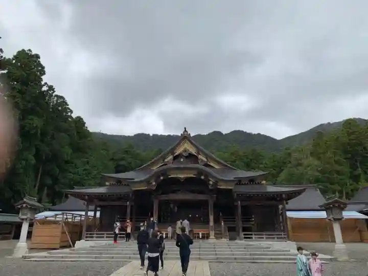 彌彦神社の本殿・本堂