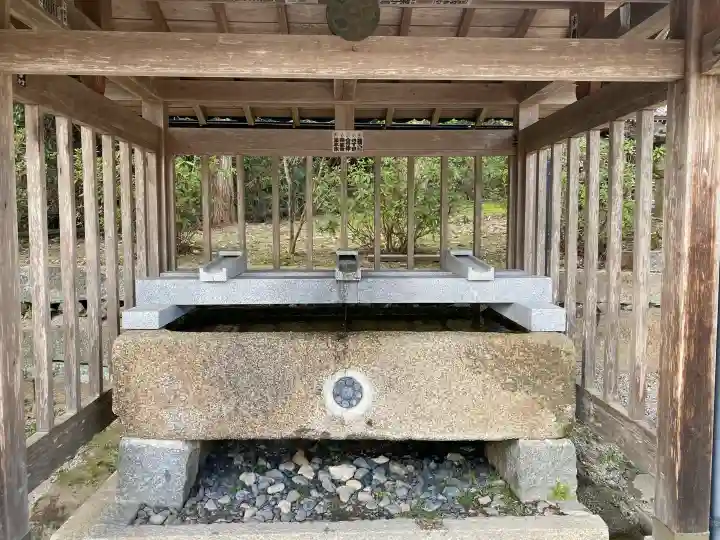 白山比咩神社の{uncategorized: "未分類", other: "その他", undefined: "問題あり", building: "その他建物", grave: "お墓", sacred_gate: "鳥居", guardian: "狛犬", statue: "像", buddha: "仏像", history: "歴史", nature: "自然", garden: "庭園", animal: "動物", pagoda: "塔", temizu: "手水舎", mountain_gate: "山門・神門", sanctuary: "本殿・本堂", subordinate: "末社・摂社", art: "芸術", scenery: "景色", jizo: "地蔵", ema: "絵馬", goshuin: "御朱印", omikuji: "おみくじ", items: "授与品その他", amulet: "お守り", goshuincho: "御朱印帳", eats: "食事", festival: "お祭り", votive_dance: "神楽", shichigosan: "七五三参", wedding: "結婚式", experience: "体験その他", initially: "初詣", around: "周辺", anti_infection: "感染症対策"}