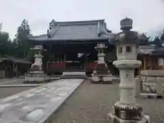 白山神社の本殿