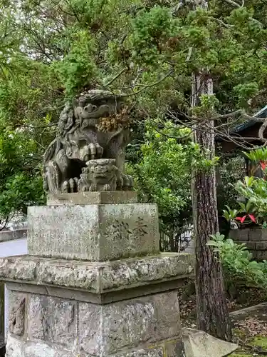 小名浜諏訪神社の狛犬