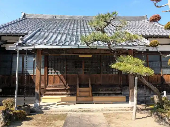 専養寺の{uncategorized: "未分類", other: "その他", undefined: "問題あり", building: "その他建物", grave: "お墓", sacred_gate: "鳥居", guardian: "狛犬", statue: "像", buddha: "仏像", history: "歴史", nature: "自然", garden: "庭園", animal: "動物", pagoda: "塔", temizu: "手水舎", mountain_gate: "山門・神門", sanctuary: "本殿・本堂", subordinate: "末社・摂社", art: "芸術", scenery: "景色", jizo: "地蔵", ema: "絵馬", goshuin: "御朱印", omikuji: "おみくじ", items: "授与品その他", amulet: "お守り", goshuincho: "御朱印帳", eats: "食事", festival: "お祭り", votive_dance: "神楽", shichigosan: "七五三参", wedding: "結婚式", experience: "体験その他", initially: "初詣", around: "周辺", anti_infection: "感染症対策"}