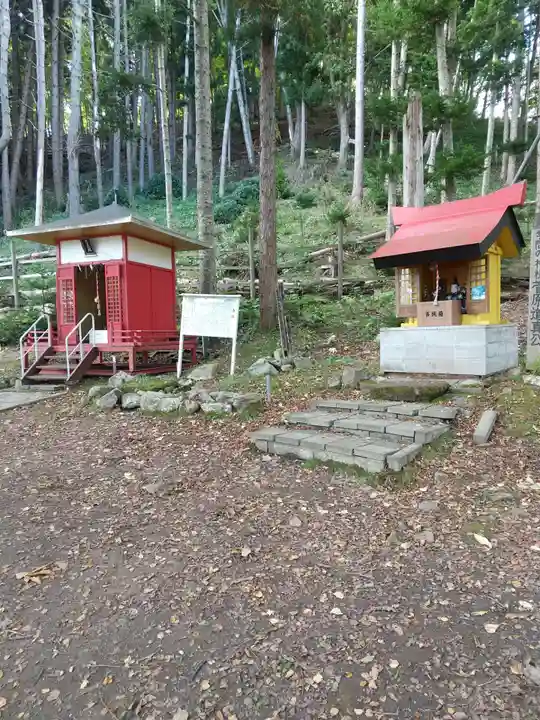 神社(洞爺湖中の島)の本殿・本堂