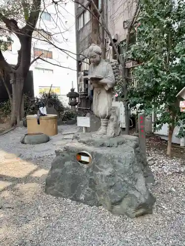 花園神社の像