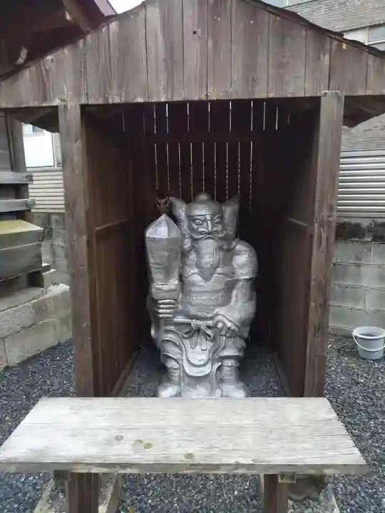 若宮八幡宮(陶器神社)の像