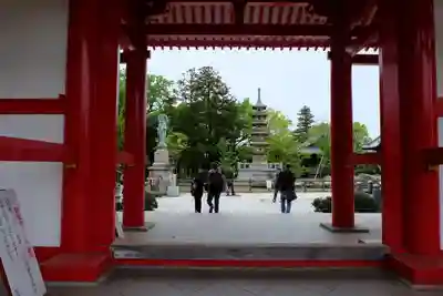 屋島寺の山門・神門