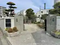 西迎寺の{uncategorized: "未分類", other: "その他", undefined: "問題あり", building: "その他建物", grave: "お墓", sacred_gate: "鳥居", guardian: "狛犬", statue: "像", buddha: "仏像", history: "歴史", nature: "自然", garden: "庭園", animal: "動物", pagoda: "塔", temizu: "手水舎", mountain_gate: "山門・神門", sanctuary: "本殿・本堂", subordinate: "末社・摂社", art: "芸術", scenery: "景色", jizo: "地蔵", ema: "絵馬", goshuin: "御朱印", omikuji: "おみくじ", items: "授与品その他", amulet: "お守り", goshuincho: "御朱印帳", eats: "食事", festival: "お祭り", votive_dance: "神楽", shichigosan: "七五三参", wedding: "結婚式", experience: "体験その他", initially: "初詣", around: "周辺", anti_infection: "感染症対策"}