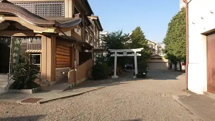 被官稲荷神社のその他建物