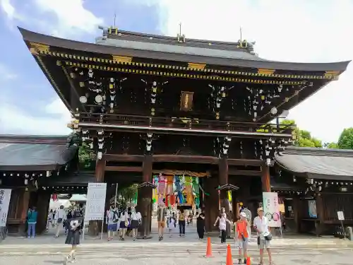 真清田神社の山門