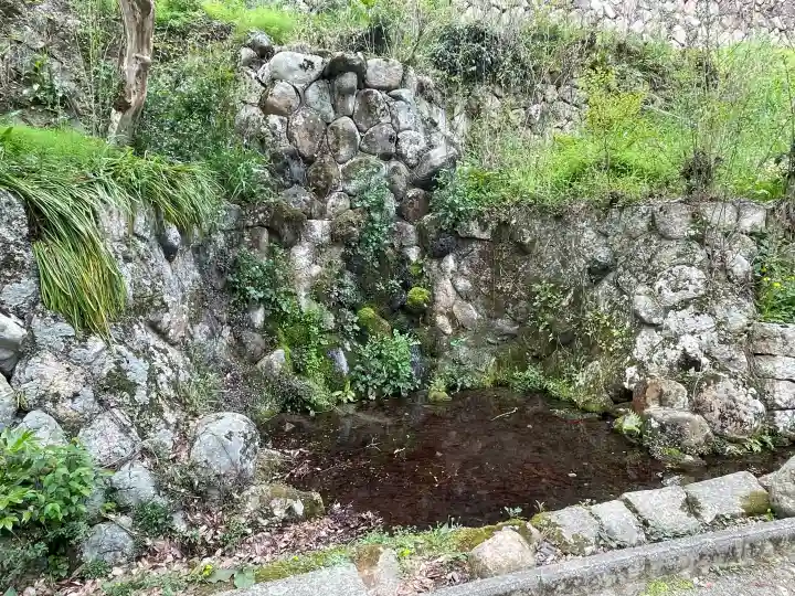 瀧之宮神社の{uncategorized: "未分類", other: "その他", undefined: "問題あり", building: "その他建物", grave: "お墓", sacred_gate: "鳥居", guardian: "狛犬", statue: "像", buddha: "仏像", history: "歴史", nature: "自然", garden: "庭園", animal: "動物", pagoda: "塔", temizu: "手水舎", mountain_gate: "山門・神門", sanctuary: "本殿・本堂", subordinate: "末社・摂社", art: "芸術", scenery: "景色", jizo: "地蔵", ema: "絵馬", goshuin: "御朱印", omikuji: "おみくじ", items: "授与品その他", amulet: "お守り", goshuincho: "御朱印帳", eats: "食事", festival: "お祭り", votive_dance: "神楽", shichigosan: "七五三参", wedding: "結婚式", experience: "体験その他", initially: "初詣", around: "周辺", anti_infection: "感染症対策"}