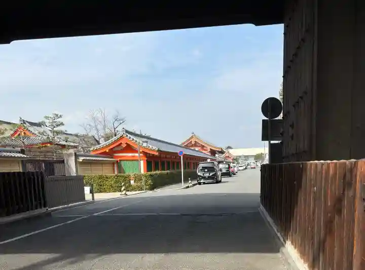蓮華王院(三十三間堂)の{uncategorized: "未分類", other: "その他", undefined: "問題あり", building: "その他建物", grave: "お墓", sacred_gate: "鳥居", guardian: "狛犬", statue: "像", buddha: "仏像", history: "歴史", nature: "自然", garden: "庭園", animal: "動物", pagoda: "塔", temizu: "手水舎", mountain_gate: "山門・神門", sanctuary: "本殿・本堂", subordinate: "末社・摂社", art: "芸術", scenery: "景色", jizo: "地蔵", ema: "絵馬", goshuin: "御朱印", omikuji: "おみくじ", items: "授与品その他", amulet: "お守り", goshuincho: "御朱印帳", eats: "食事", festival: "お祭り", votive_dance: "神楽", shichigosan: "七五三参", wedding: "結婚式", experience: "体験その他", initially: "初詣", around: "周辺", anti_infection: "感染症対策"}