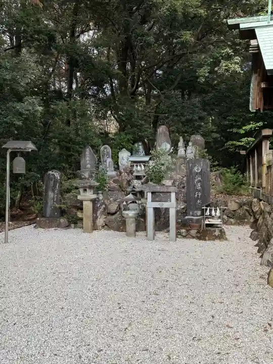 五社大明神社の{uncategorized: "未分類", other: "その他", undefined: "問題あり", building: "その他建物", grave: "お墓", sacred_gate: "鳥居", guardian: "狛犬", statue: "像", buddha: "仏像", history: "歴史", nature: "自然", garden: "庭園", animal: "動物", pagoda: "塔", temizu: "手水舎", mountain_gate: "山門・神門", sanctuary: "本殿・本堂", subordinate: "末社・摂社", art: "芸術", scenery: "景色", jizo: "地蔵", ema: "絵馬", goshuin: "御朱印", omikuji: "おみくじ", items: "授与品その他", amulet: "お守り", goshuincho: "御朱印帳", eats: "食事", festival: "お祭り", votive_dance: "神楽", shichigosan: "七五三参", wedding: "結婚式", experience: "体験その他", initially: "初詣", around: "周辺", anti_infection: "感染症対策"}