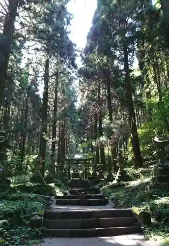 上色見熊野座神社の建物その他