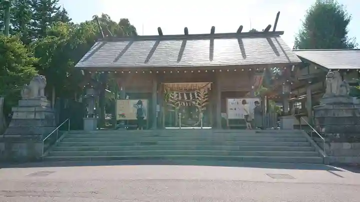 開成山大神宮の山門・神門