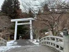 土津神社｜こどもと出世の神さまの鳥居