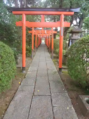 尾曳稲荷神社の鳥居