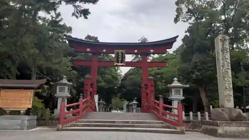 氣比神宮の鳥居