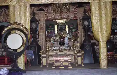 遍照寺の本殿・本堂