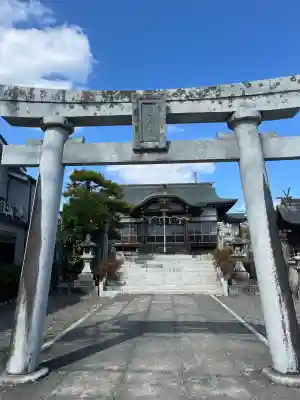 厳島神社の{uncategorized: "未分類", other: "その他", undefined: "問題あり", building: "その他建物", grave: "お墓", sacred_gate: "鳥居", guardian: "狛犬", statue: "像", buddha: "仏像", history: "歴史", nature: "自然", garden: "庭園", animal: "動物", pagoda: "塔", temizu: "手水舎", mountain_gate: "山門・神門", sanctuary: "本殿・本堂", subordinate: "末社・摂社", art: "芸術", scenery: "景色", jizo: "地蔵", ema: "絵馬", goshuin: "御朱印", omikuji: "おみくじ", items: "授与品その他", amulet: "お守り", goshuincho: "御朱印帳", eats: "食事", festival: "お祭り", votive_dance: "神楽", shichigosan: "七五三参", wedding: "結婚式", experience: "体験その他", initially: "初詣", around: "周辺", anti_infection: "感染症対策"}