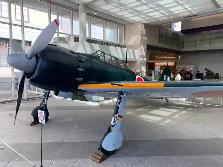 靖國神社の{uncategorized: "未分類", other: "その他", undefined: "問題あり", building: "その他建物", grave: "お墓", sacred_gate: "鳥居", guardian: "狛犬", statue: "像", buddha: "仏像", history: "歴史", nature: "自然", garden: "庭園", animal: "動物", pagoda: "塔", temizu: "手水舎", mountain_gate: "山門・神門", sanctuary: "本殿・本堂", subordinate: "末社・摂社", art: "芸術", scenery: "景色", jizo: "地蔵", ema: "絵馬", goshuin: "御朱印", omikuji: "おみくじ", items: "授与品その他", amulet: "お守り", goshuincho: "御朱印帳", eats: "食事", festival: "お祭り", votive_dance: "神楽", shichigosan: "七五三参", wedding: "結婚式", experience: "体験その他", initially: "初詣", around: "周辺", anti_infection: "感染症対策"}