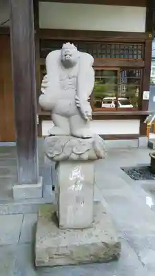 持寳院(多気山不動尊)の像