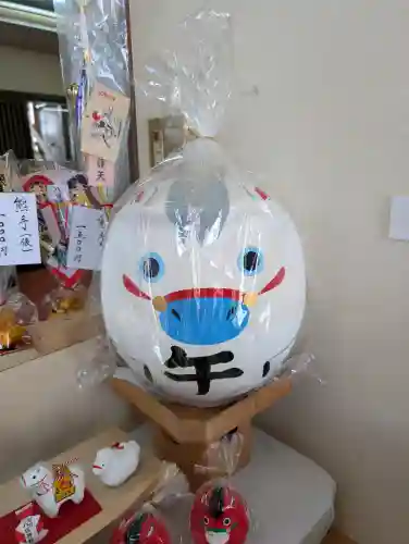 仙台八坂神社の{uncategorized: "未分類", other: "その他", undefined: "問題あり", building: "その他建物", grave: "お墓", sacred_gate: "鳥居", guardian: "狛犬", statue: "像", buddha: "仏像", history: "歴史", nature: "自然", garden: "庭園", animal: "動物", pagoda: "塔", temizu: "手水舎", mountain_gate: "山門・神門", sanctuary: "本殿・本堂", subordinate: "末社・摂社", art: "芸術", scenery: "景色", jizo: "地蔵", ema: "絵馬", goshuin: "御朱印", omikuji: "おみくじ", items: "授与品その他", amulet: "お守り", goshuincho: "御朱印帳", eats: "食事", festival: "お祭り", votive_dance: "神楽", shichigosan: "七五三参", wedding: "結婚式", experience: "体験その他", initially: "初詣", around: "周辺", anti_infection: "感染症対策"}