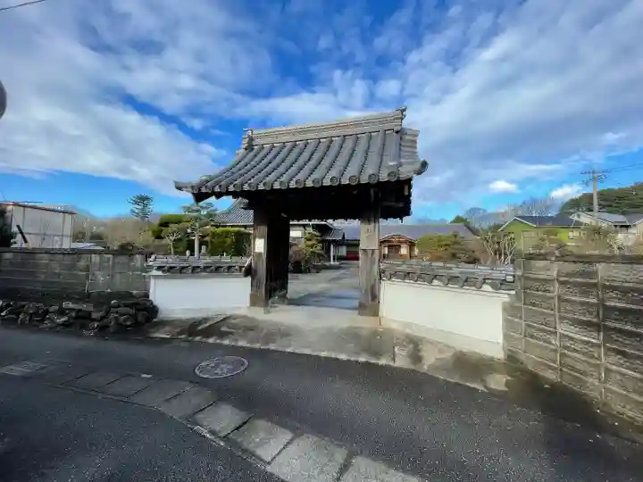 献忠寺の{uncategorized: "未分類", other: "その他", undefined: "問題あり", building: "その他建物", grave: "お墓", sacred_gate: "鳥居", guardian: "狛犬", statue: "像", buddha: "仏像", history: "歴史", nature: "自然", garden: "庭園", animal: "動物", pagoda: "塔", temizu: "手水舎", mountain_gate: "山門・神門", sanctuary: "本殿・本堂", subordinate: "末社・摂社", art: "芸術", scenery: "景色", jizo: "地蔵", ema: "絵馬", goshuin: "御朱印", omikuji: "おみくじ", items: "授与品その他", amulet: "お守り", goshuincho: "御朱印帳", eats: "食事", festival: "お祭り", votive_dance: "神楽", shichigosan: "七五三参", wedding: "結婚式", experience: "体験その他", initially: "初詣", around: "周辺", anti_infection: "感染症対策"}