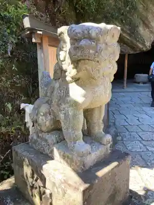 銭洗弁財天宇賀福神社の狛犬